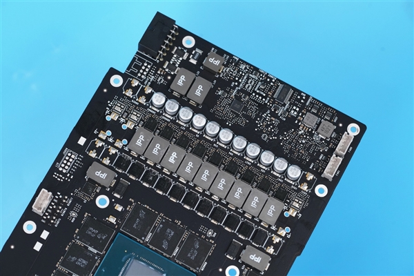 新一代游戏利器！七彩虹iGame RTX 4080 Advanced OC图赏