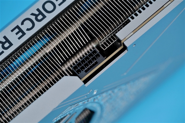 新一代游戏利器！七彩虹iGame RTX 4080 Advanced OC图赏