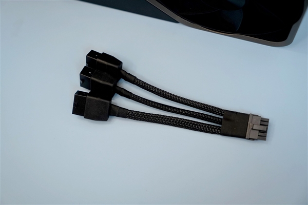 9499元游戏神卡！NVIDIA RTX 4080显卡拆解图赏