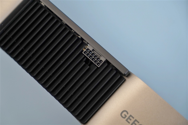 9499元游戏神卡！NVIDIA RTX 4080显卡拆解图赏