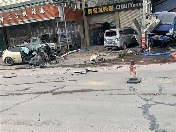 特斯拉又现刹车故障 满屏故障码!车主:这车差点要我的命