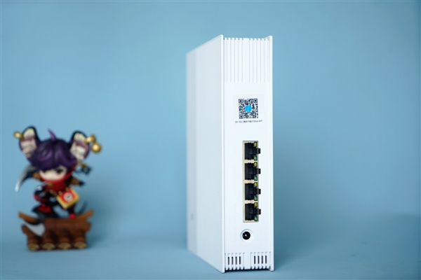 中兴新一代5G室内CPE图赏：5G全网通 支持中国四大运营商