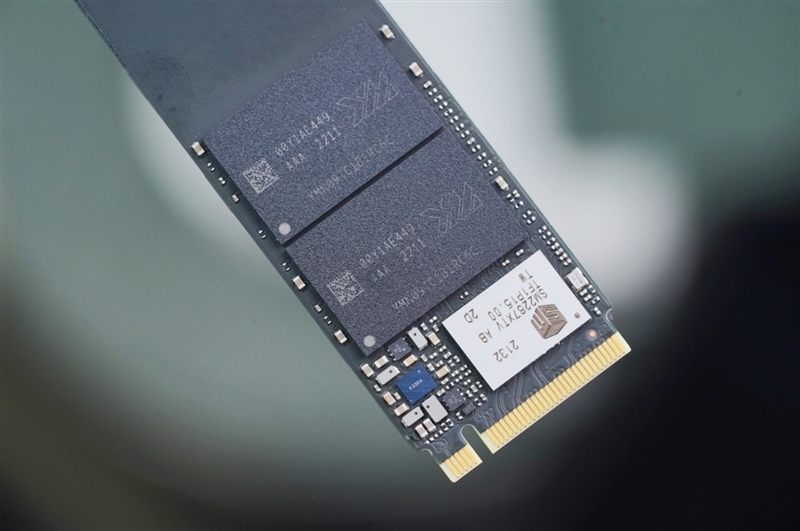 读取逼近4GB/s！长江存储OEM SSD评测