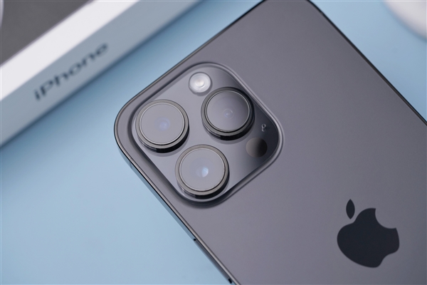 男子买苹果iPhone 14 Pro Max遭连环踢皮球 不给退款
