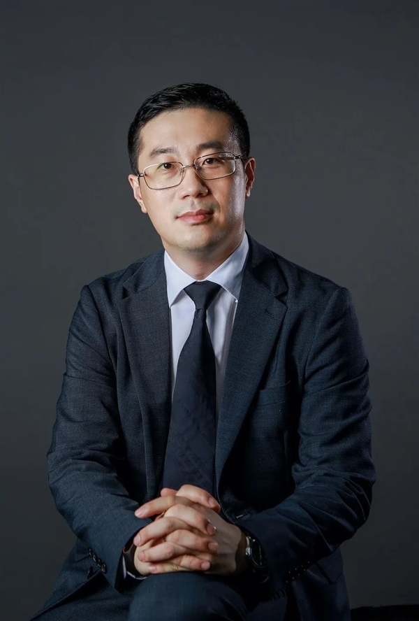 旗舰车型G9遇冷 小鹏拨乱反正:品牌公关副总裁离职