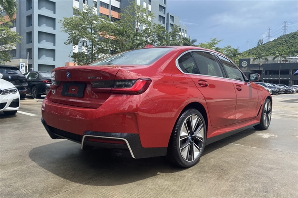 34.99万起的电动3系值吗？体验宝马i3