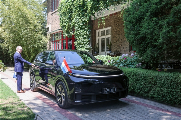 理想L7成卢森堡大使馆官方用车：“这是中国最棒的车”