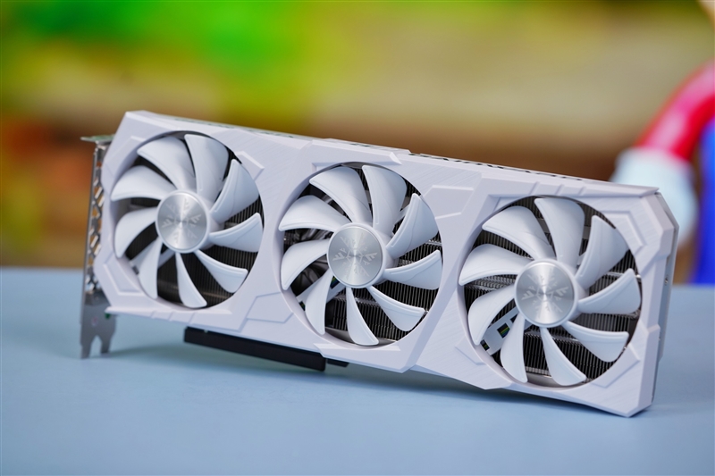 纤薄身材也能满血发挥!耕升RTX 4070踏雪显卡评测