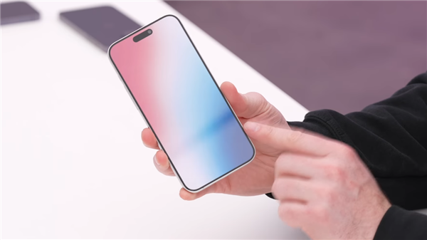 口碑血崩还敢备货亿台？只因iPhone 15这技术领先安卓一年