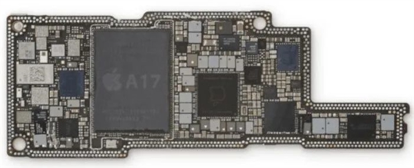 口碑血崩还敢备货亿台？只因iPhone 15这技术领先安卓一年
