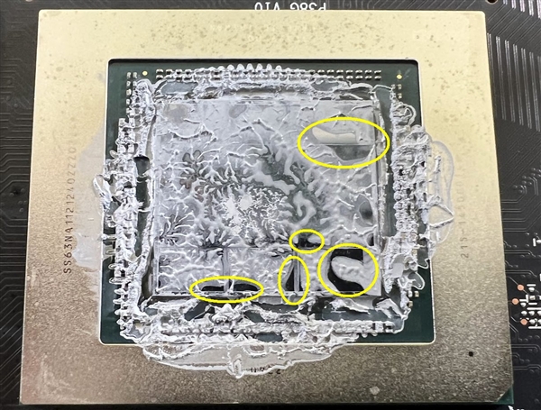 AMD RX 7900 XTX高温110℃！拆开一看 凌乱了