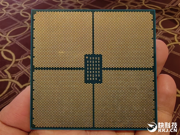 128核心256线程谁敢一战！AMD Zen4c登场：竞品没发就输了