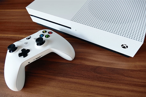 XSX发售三年后:微软终于决定放弃Xbox One主机