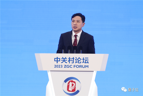 改变世界 李彦宏:百度要第一个把全产品用大模型重做一遍