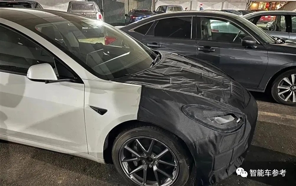 矛盾的马斯克！特斯拉4D雷达首拆：千元成本探测距离300米