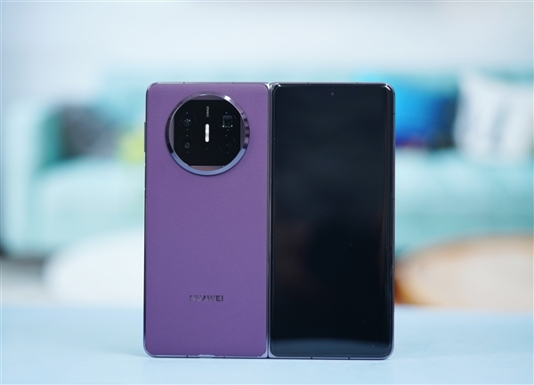华为全新折叠屏机皇维修费出炉:换主板够买台iPhone 15