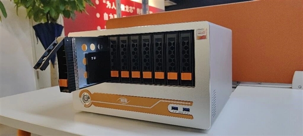国产之光!龙芯桌面存储一体机发布:CPU、内存全国产