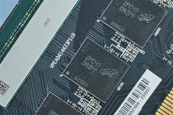 16GB显存非常能打！讯景RX 6800图赏