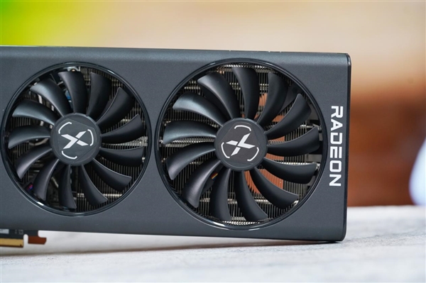 16GB显存非常能打！讯景RX 6800图赏