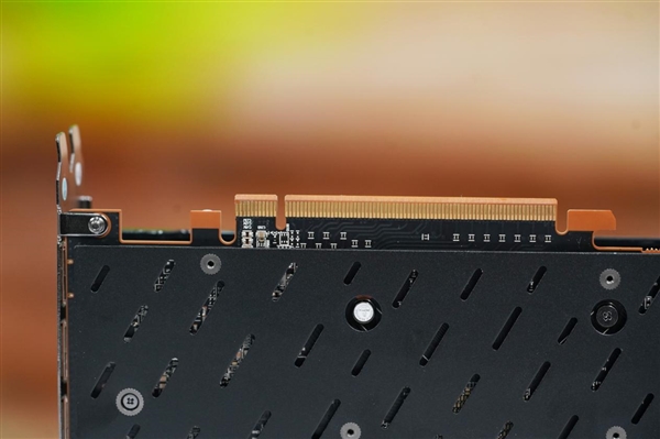 16GB显存非常能打！讯景RX 6800图赏