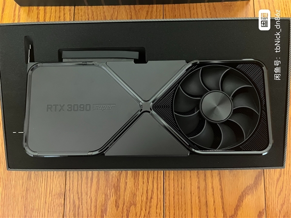 胎死腹中的RTX 3090 Super重现人间!长得挺帅 可惜了