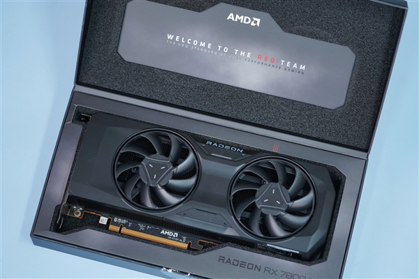 比RTX 4070更强更便宜!AMD RX 7800 XT公版图赏
