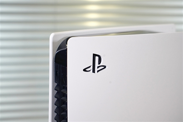 新款“路由器”要来了!PS5 Slim被曝将在8月公布