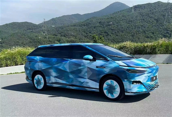 “年轻态”MPV 小鹏X9高清谍照曝光:溜背造型实属罕见