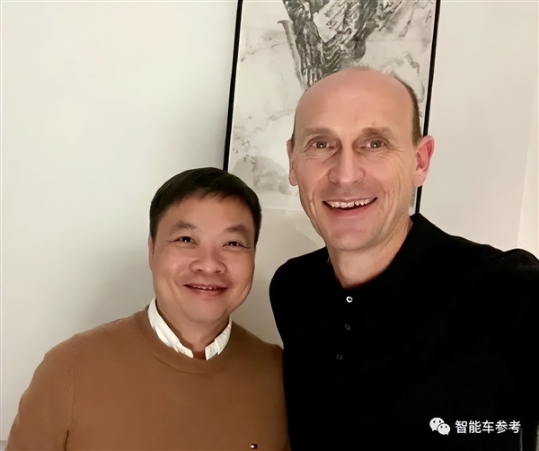 卖一辆亏25万的纪录再被刷新！李斌：挖奔驰宝马销售提销量
