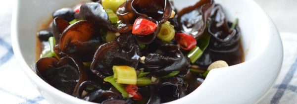 醋泡木耳泡多久就不能吃了