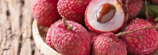 荔枝可以和蛋一起吃吗