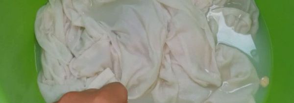 梅雨季节衣服晾臭了怎么办