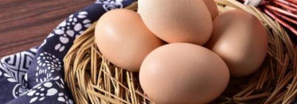 怎样巧处理鸡蛋上的粪便