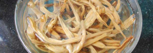 黄花菜泡了一夜能吃吗