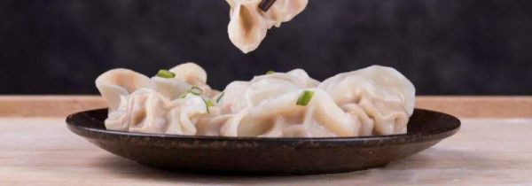 饺子冻成一大坨了怎么分开