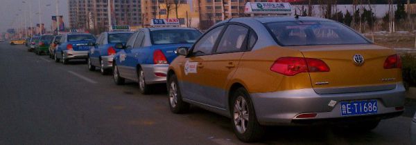 东西掉出租车上打什么电话可以找到