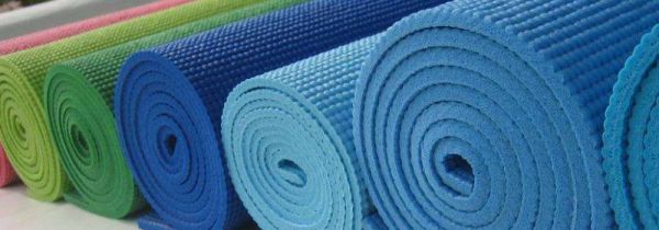 瑜伽垫哪面朝上