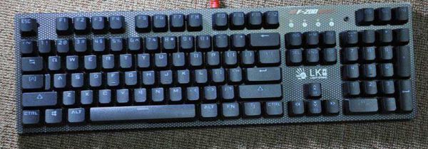 怎么清理键盘缝隙的灰尘和污渍