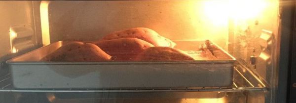 电烤箱烤红薯用烤盘还是烤网