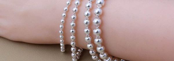 钻戒和什么首饰搭配