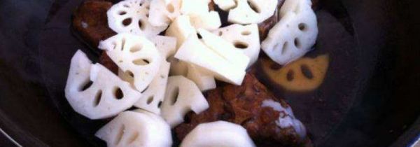 怎样煮藕汤才是白色的