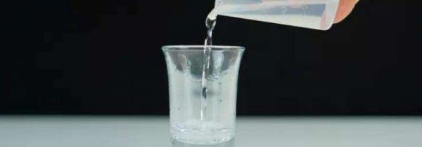 如何判断酒精真假