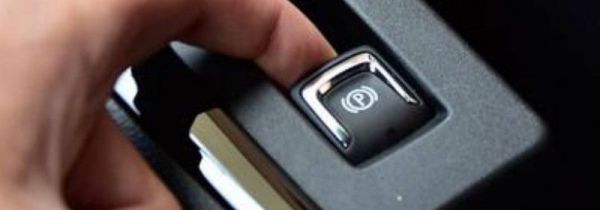 电子手刹有声音正常吗