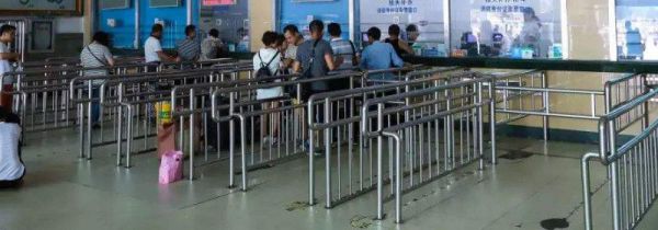 坐同一趟火车能分段买票吗