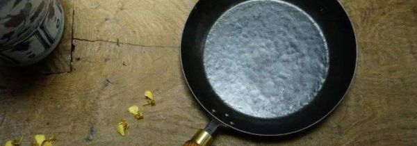 铸铁锅的正确开锅方法