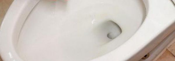 鞋刷掉进马桶怎样取出