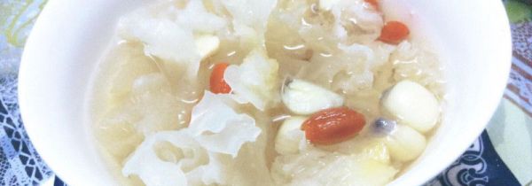 银耳莲子羹有什么禁忌