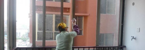 室外玻璃怎么擦干净