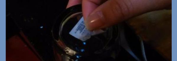 贴在碗上标签怎样去掉