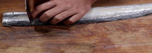 带鱼怎么处理干净